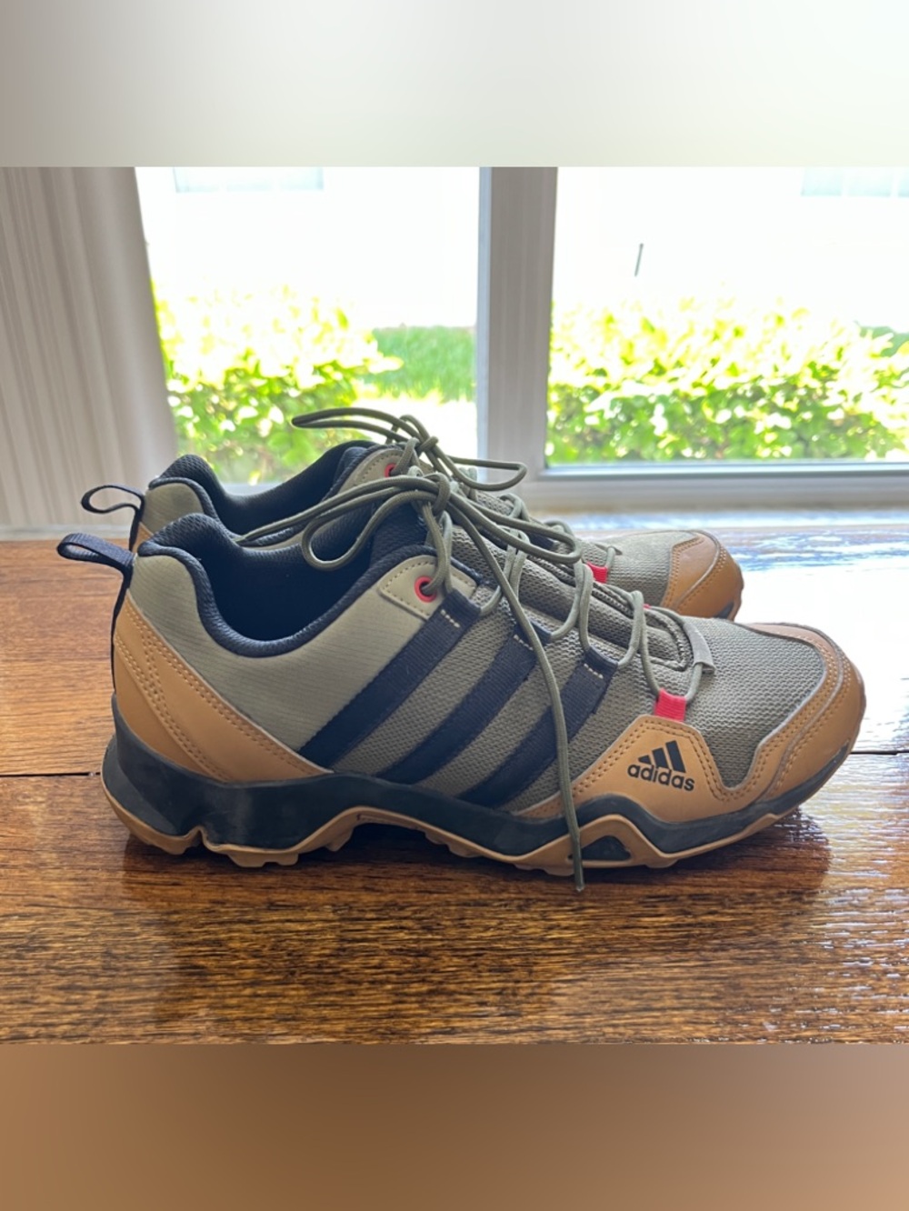 Mens Adidas Traxion Running / Walking Shoes